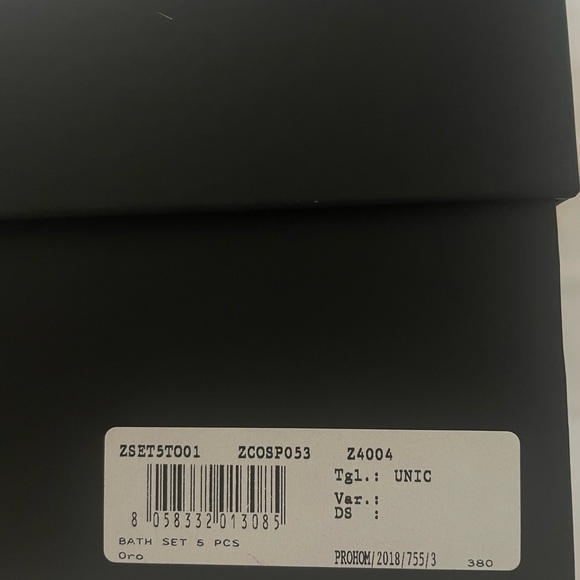 VERSACE MEDUSA BATH TOWEL SET - Picture 9 of 10